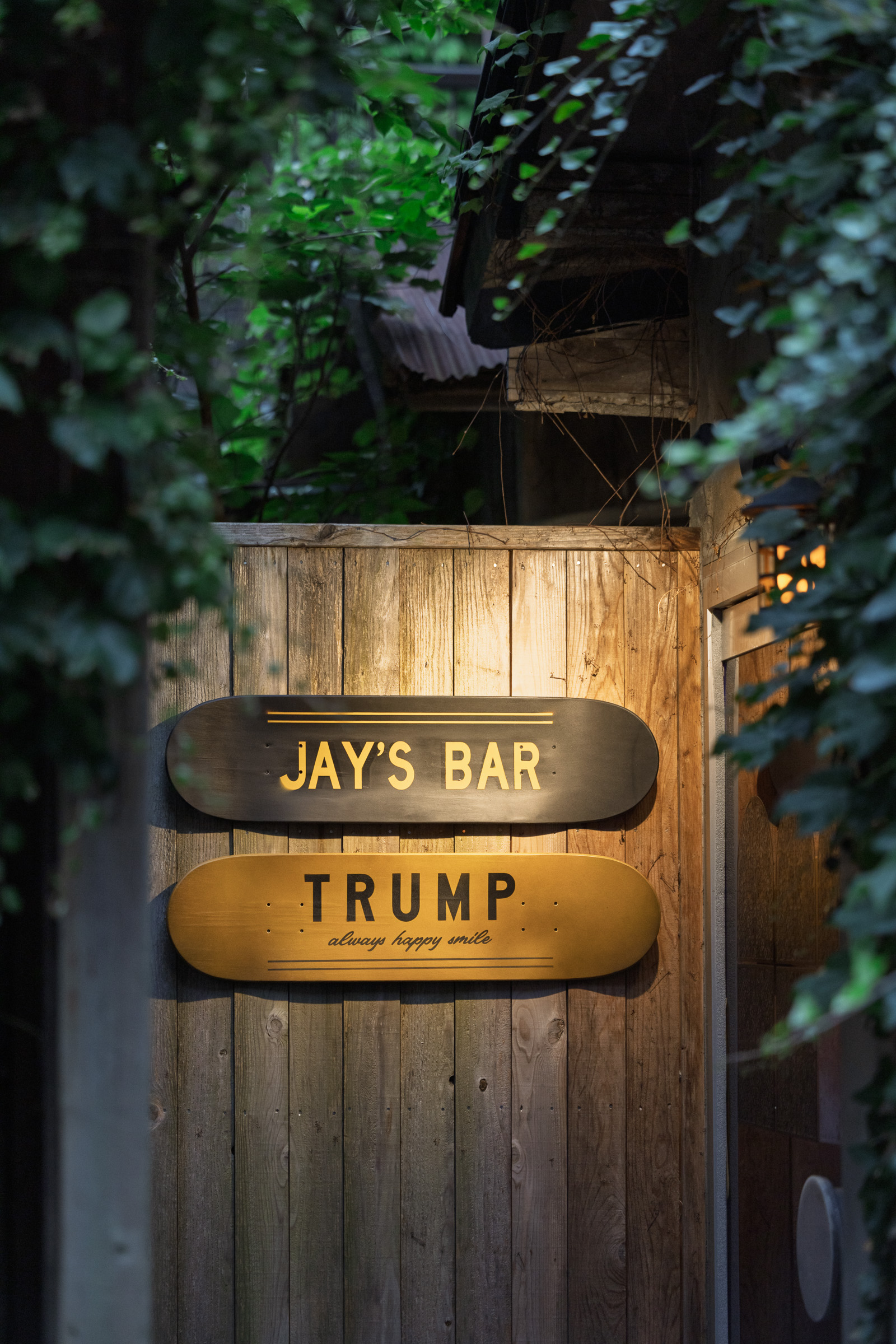JAY’S BAR TRUMP